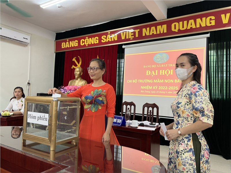 Sáng ngày 20/6/2022 Chi Bộ Trường mầm non Bát Tràng tổ chức Đại Hội Chi Bộ nhiệm kỳ 2022-2025